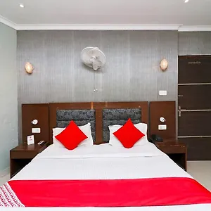 airport-hotel-metro-tower.top-gurgaonhotels.com/